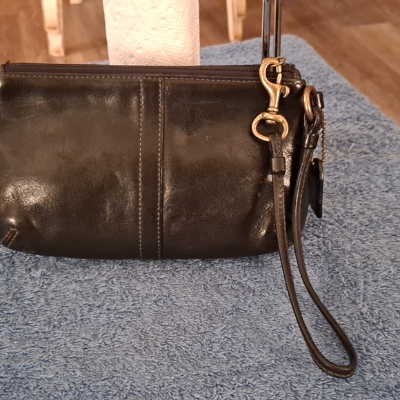 COACH BLEECKER BURNISH BLACK WRISTLET - Picture 2 of 5